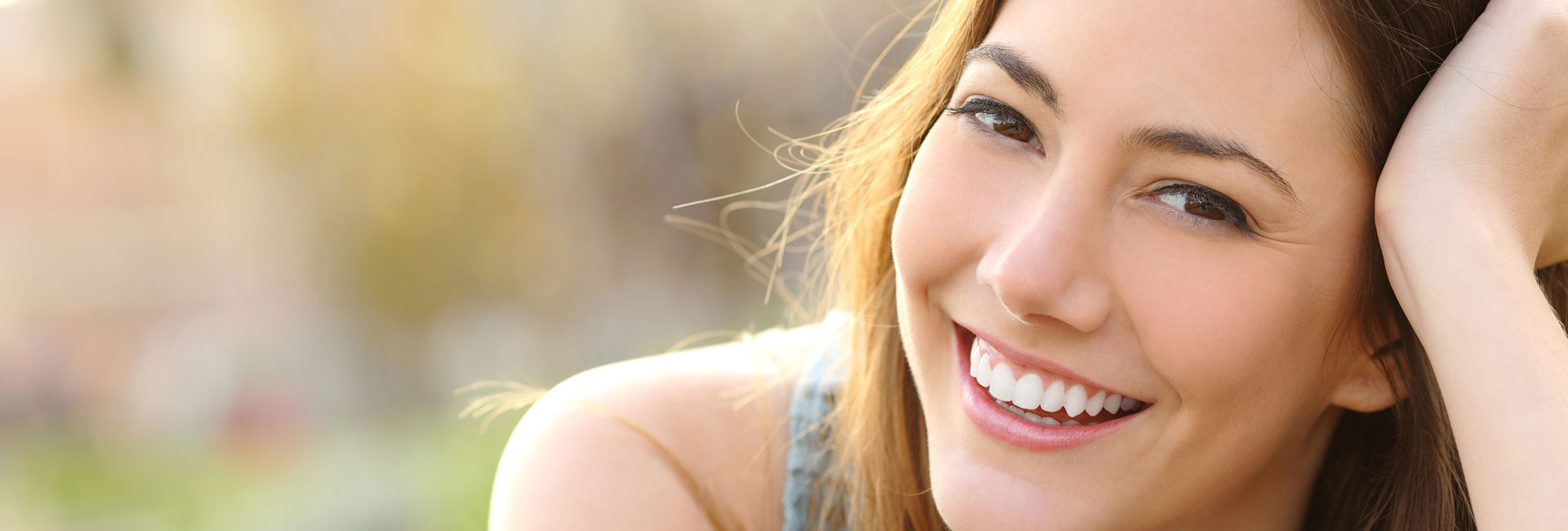 Girl smiling with perfect smile and white teeth